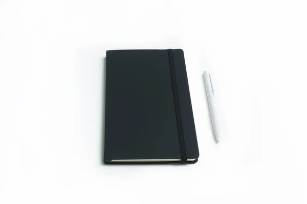 Caderno Caneta Branca Isolado Fundo Branco — Fotografia de Stock