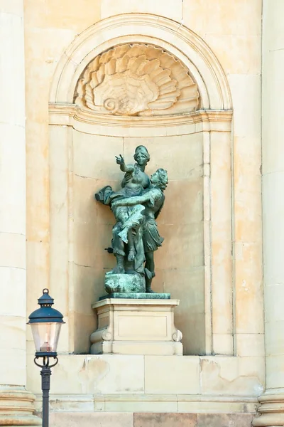 Uma Das Muitas Estátuas Palácio Real Cidade Velha Estocolmo Suécia — Fotografia de Stock