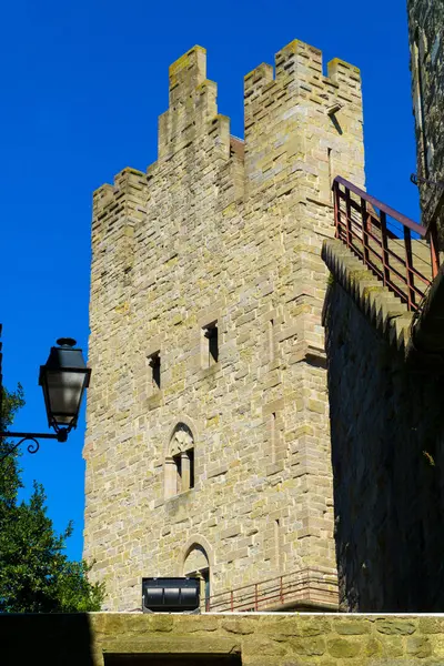 Carcassonne Daki Tarihi Kalede Merdivenleri Olan Bir Kule — Stok fotoğraf