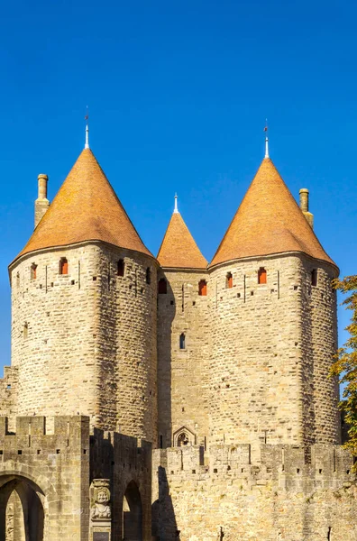 カルカソンヌの中世要塞の3つの塔 — ストック写真