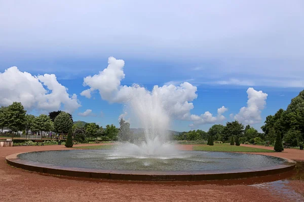 洛林梅兹广场上的喷泉 — 图库照片