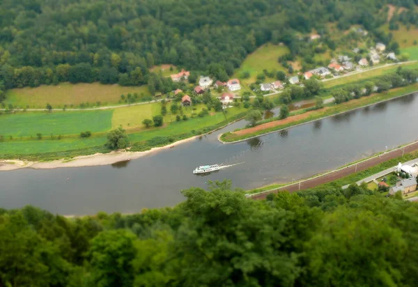 スイスの春には — ストック写真