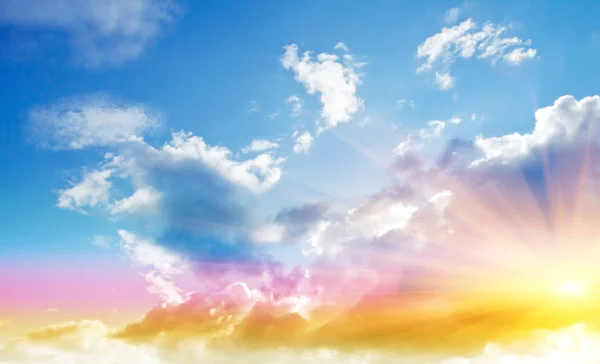 Καλοκαίρι Χρώματα Ουρανό Και Σύννεφα Φόντο Φύσης — Φωτογραφία Αρχείου