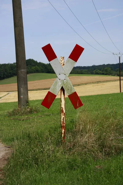 Krzyż Andrzeja Nieograniczonym Przejeździe Kolejowym — Zdjęcie stockowe