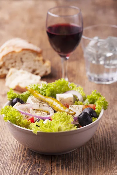 Griechischer Salat Mit Oliven — Stockfoto