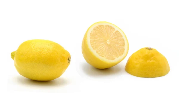 Lemon Pada Latar Belakang Putih Dipotong — Stok Foto