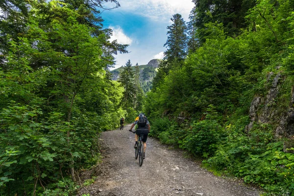 Montanhas Karwendelgebirge Ciclista Lazer Outdoor Ciclista Esportes Pessoas — Fotografia de Stock