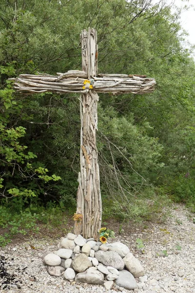 Dřevěný Kříž Hraně Cesty — Stock fotografie