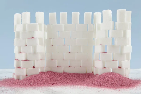 Een Kasteel Gebouwd Met Suiker Kubus Roze Zand Aan Zijn — Stockfoto