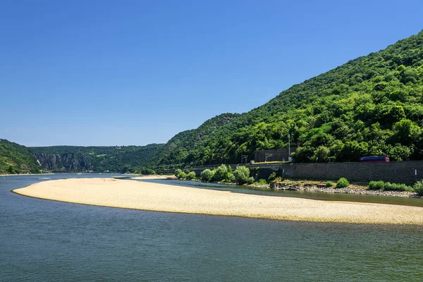 Rhine Flod Berg Sandbank Järnväg Natur Skog — Stockfoto