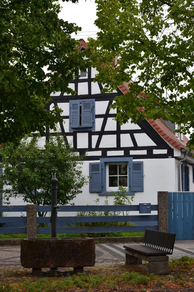 巴登州Neureut的半木制房屋 — 图库照片