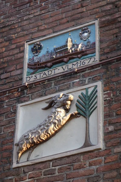 Giebelstein Hausfassade Amsterdam — Stockfoto