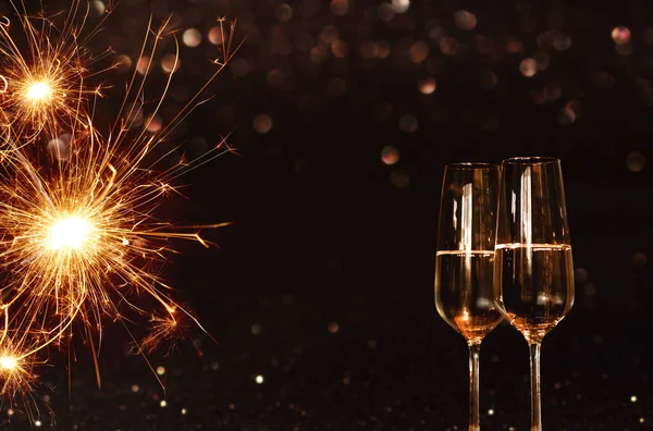 Праздничный Фон Игристыми Чудотворными Свечами Шампанским Новый Год — стоковое фото