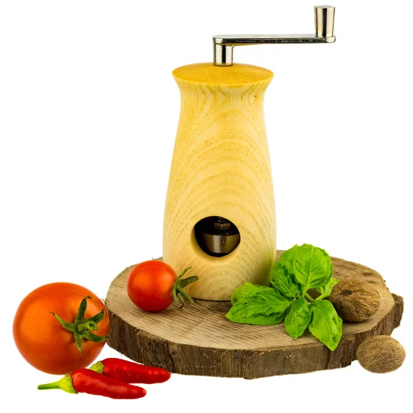 Nutmeg Mill Wooden Board Basil Leaves Tomatoes Peppers Nutmegs — 스톡 사진