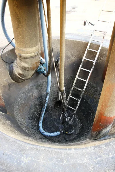 Sump Bomba Tanque Secundário Sedimentação Uma Planta Tratamento Esgoto Esvaziada — Fotografia de Stock