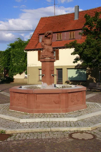 Marktplatzbrunnen Weissach — Stockfoto