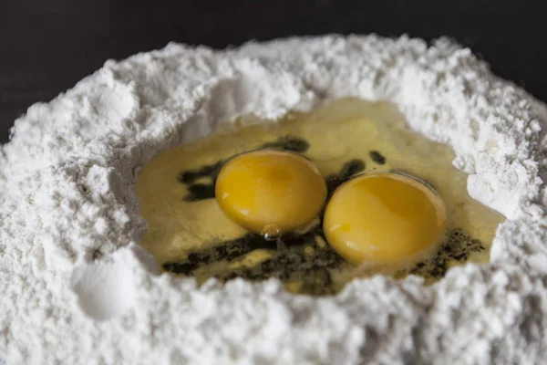 Fazendo Massas Caseiras Com Farinha Ovos — Fotografia de Stock