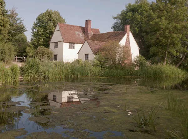 Piękny Widok Willy Lott House Domek Młynie Flatford Suffolk Krajowe — Zdjęcie stockowe