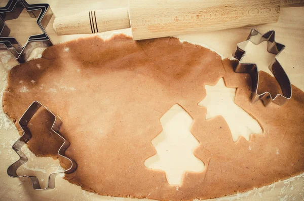 Noel Kurabiyesi Pişiriyorum Baharatlı Zencefilli Hamur Noel Kurabiyeleri Için Şekiller — Stok fotoğraf