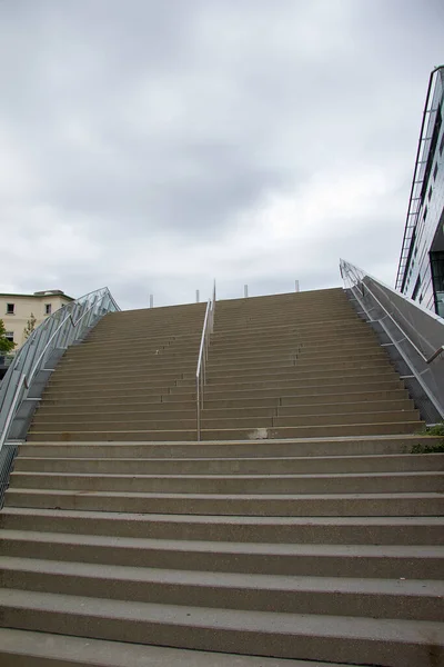 シュテリアのグラーツ市の人々のいないコンクリートの階段 — ストック写真