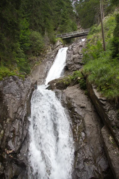 Großer Wasserfall Einem Wald Der Steiermark Tag — Stockfoto