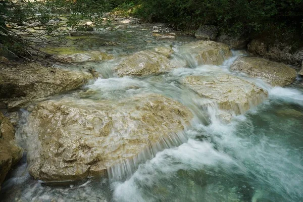 Folyó Tyrolean Alpokban Ivóvíz Minőségében — Stock Fotó