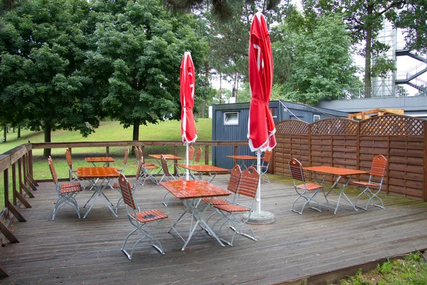 Los Asientos Una Posada Aire Libre Después Lluvia Verano Durante — Foto de Stock