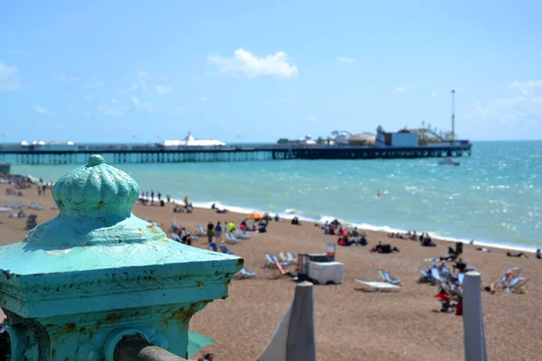 Menschen Liegen Strand Meer — Stockfoto