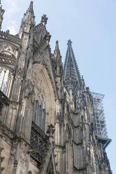 Cologne Kathedraal Voor Een Blauw Witte Hemel — Stockfoto