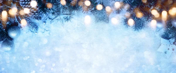 氷の結晶とおとぎ話のクリスマスの背景 — ストック写真