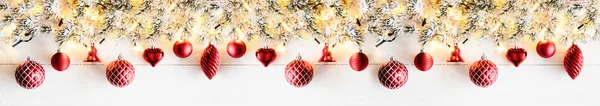 Witte Houten Achtergrond Met Bokeh Effect Panorama Kerstspandoek Met Rode — Stockfoto