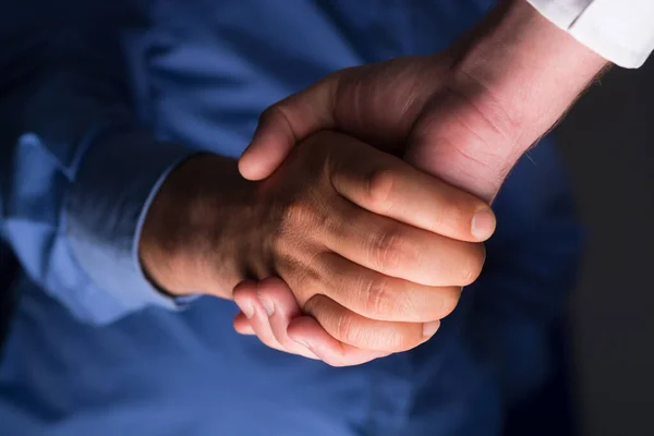 Low Angle View Two Businessmen Hands Shaking Dark Gray Background — Stock Photo, Image