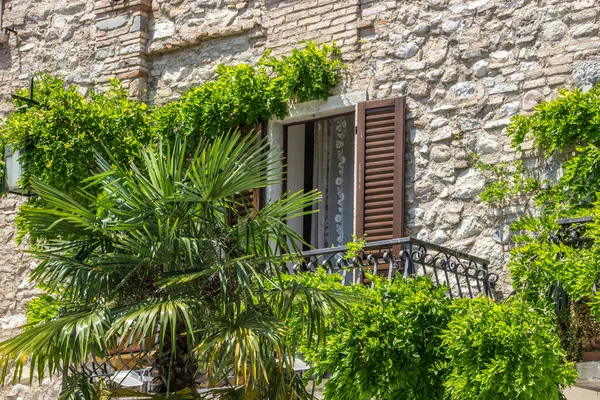 Sommerdag Ved Gardasøen Italien - Stock-foto