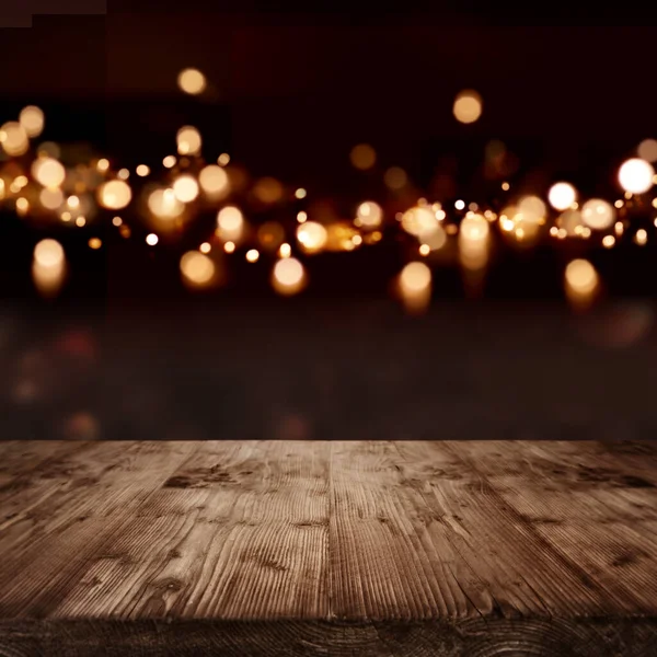크리스마스 장식으로 탁자는 황금빛 효과가 축제같은 어두운 — 스톡 사진