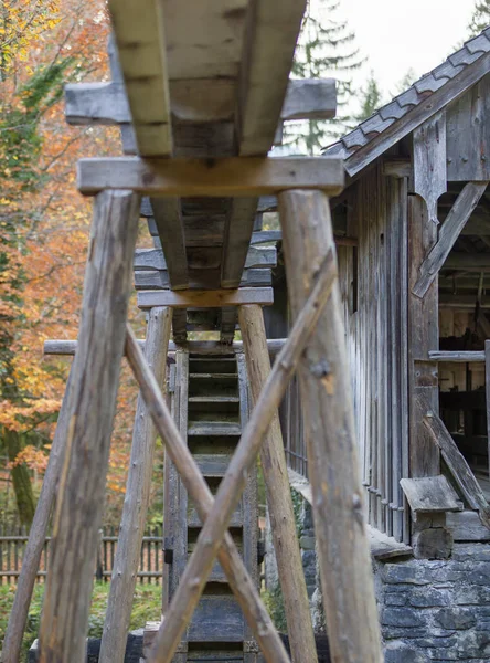 Wassersägewerk Mit Rad Und Wasserkanal Herbstliche Farben — Stockfoto