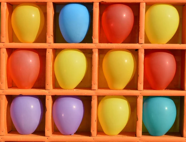 Rzutki Strzelanie Powietrza Kolorowe Balony Ciekawa Przejażdżka Park Rozrywki — Zdjęcie stockowe