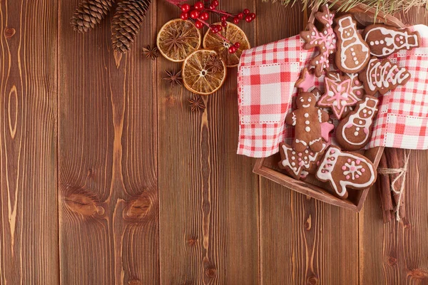 Pane Zenzero Natale Biscotti Fatti Mano Vassoio Disteso Sullo Sfondo — Foto Stock