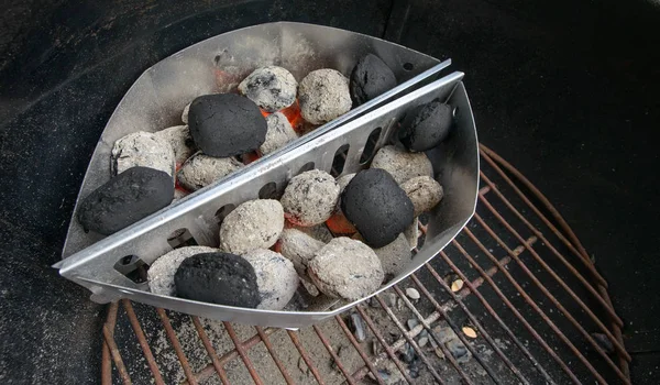 Préparation Briquettes Barbecue Pour Griller Viande — Photo