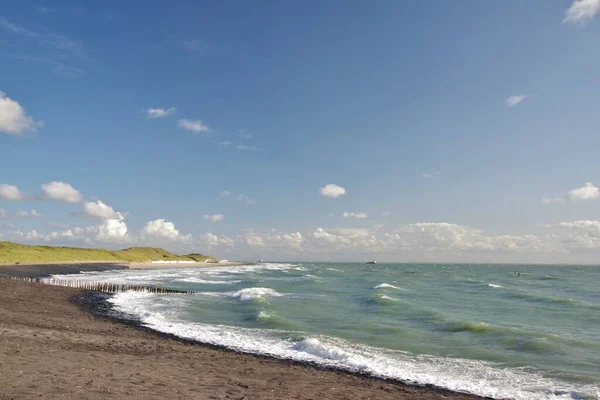 Deich Dünen Strand Und Nordsee Mit Seeschiffen Westkapelle Walcheren Zeeland — Stockfoto