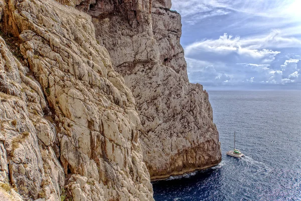 Iate Rochas Capo Caccia Reserva Marinha — Fotografia de Stock