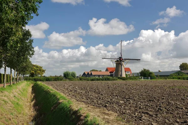 Schilderachtig Uitzicht Landschap Met Windmolengebouw — Stockfoto