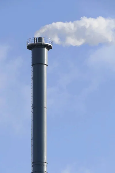 Chimenea Una Planta Industrial — Foto de Stock