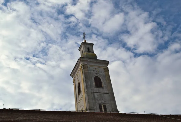 Vista Sobre Monastery Big Remeta Sérvia Nuvens Fundo — Fotografia de Stock