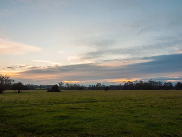 Leeg Nat Grasveld Laag Licht Zonsondergang Landschap Dedham Vlakte Leeg — Stockfoto