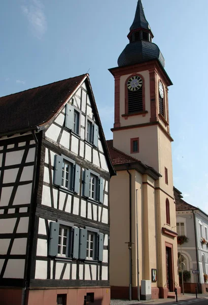 Szenischer Blick Auf Die Christliche Kirchenarchitektur — Stockfoto