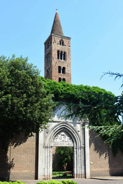 Talya Nın Adriyatik Kıyısındaki Ravana Kentindeki San Giovanni Evangelista Kilisesi — Stok fotoğraf