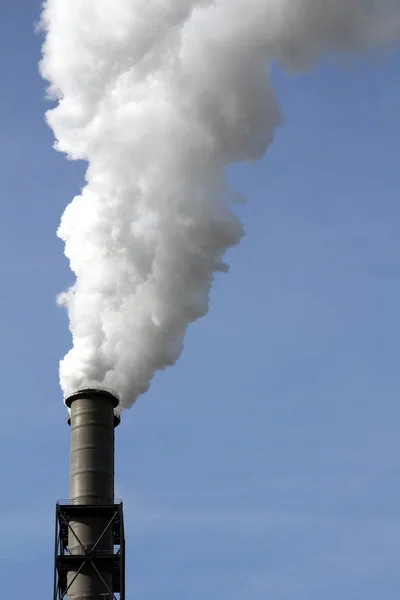 Chaminé Industrial Fumante Uma Moderna Usina Térmica — Fotografia de Stock