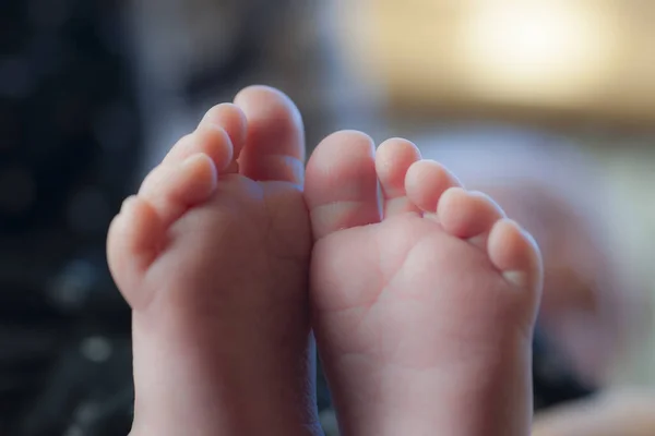 Beautyfull Baby Füße Nahaufnahme Schuss Skin Kind Teil Zehen Falten — Stockfoto