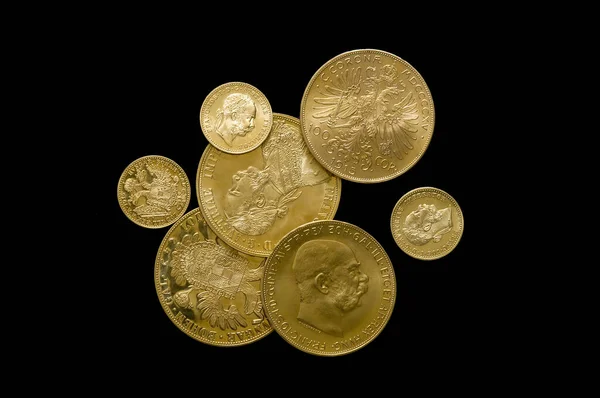 Κάποια Χρυσά Αυστριακά Νομίσματα Κορώνες — Φωτογραφία Αρχείου