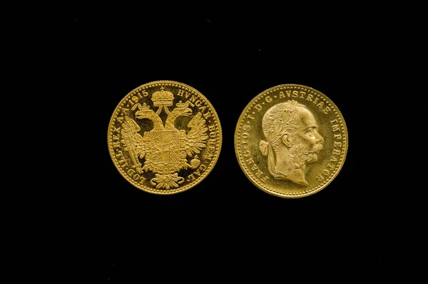 Einige Goldmünzen Österreichische Kronen — Stockfoto
